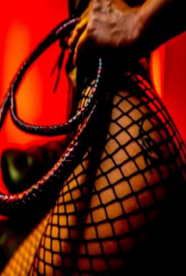 Sasha Tengu  Escort Paris